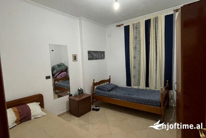 Shtepi me qera Apartament ne Tirane, 2+1, Mobilimi E mobiluar, Pagesa 450  Euro.