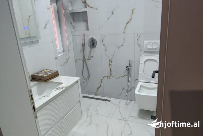 Shtepi me qera Apartament ne Tirane, 2+1, Mobilimi E mobiluar, Pagesa 750  Euro.