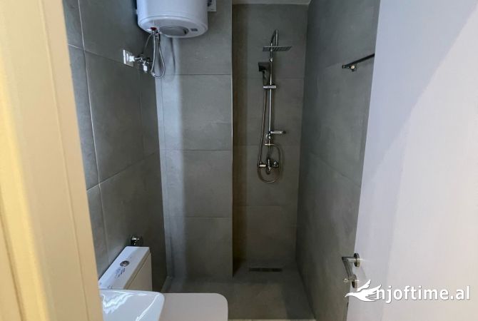 Shtepi ne shitje Apartament ne Tirane, 2+1, Mobilimi E mobiluar, Pagesa 143,000  Euro.