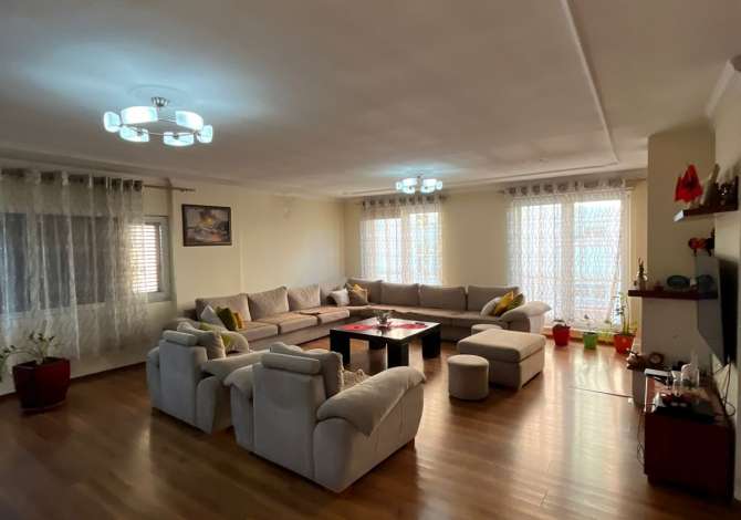 Shtepi ne shitje 3+1 ne Tirane - 315,000 Euro