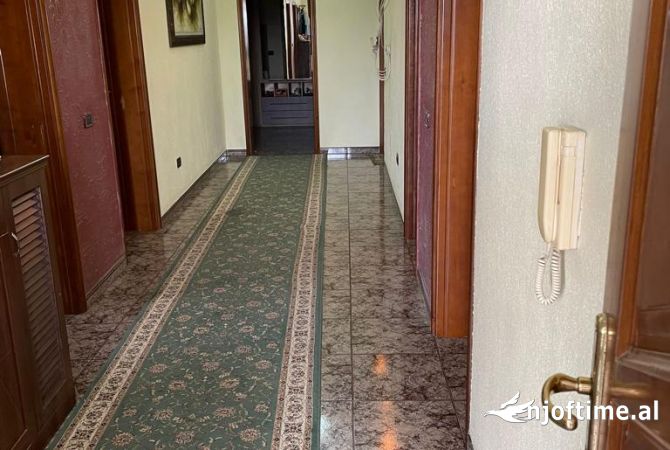 Shtepi ne shitje 7+1 ne Tirane - 320,000 Euro