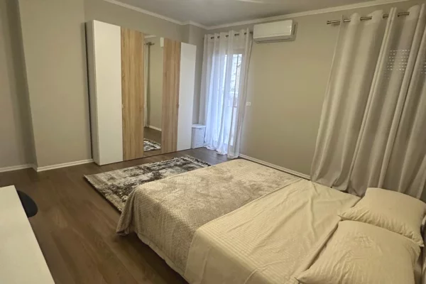 Shtepi me qera Apartament ne Tirane, 1+1, Mobilimi E mobiluar, Pagesa 800  Euro.