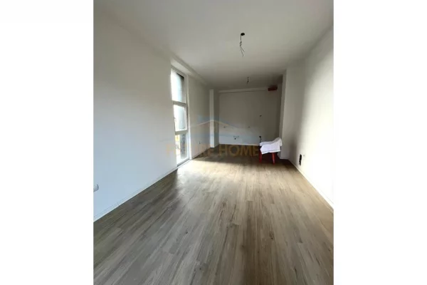 Shitet, Apartament 2+1+2, Kompleksi Henke, Tiranë