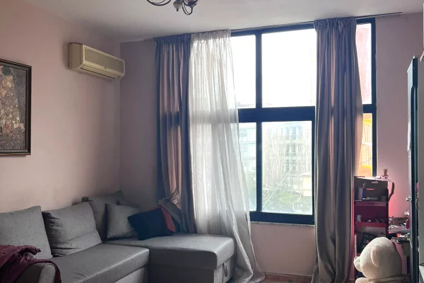 Shitet, Apartament 2+1, 21 Dhjetori, Tiranë