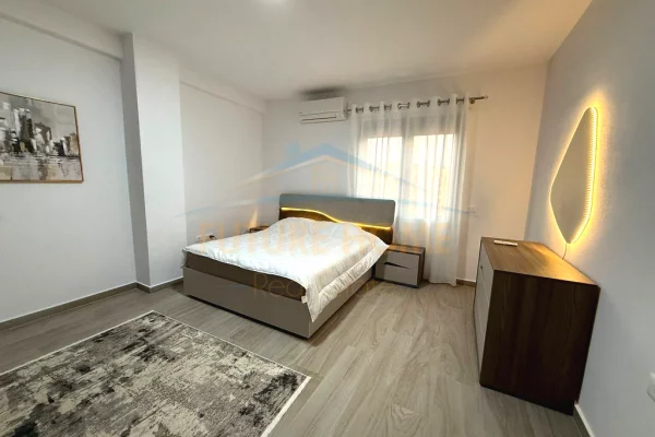 Shtepi me qera Apartament ne Tirane, 2+1, Mobilimi E mobiluar, Pagesa 1,100  Euro.