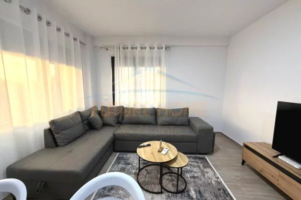 Shtepi me qera Apartament ne Tirane, 2+1, Mobilimi E mobiluar, Pagesa 1,100  Euro.