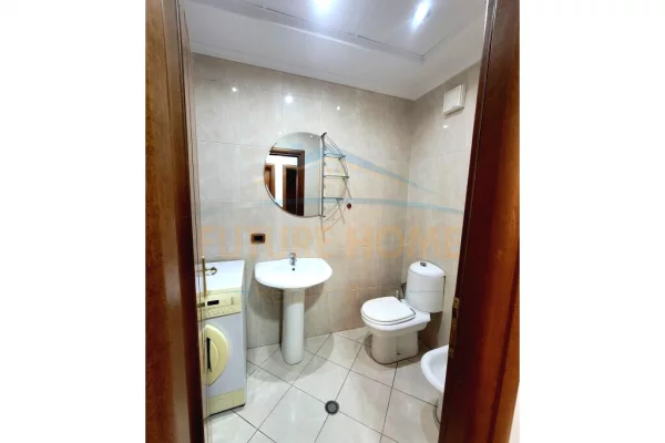 Shtepi me qera Apartament ne Tirane, 2+1, Mobilimi E mobiluar, Pagesa 750  Euro.