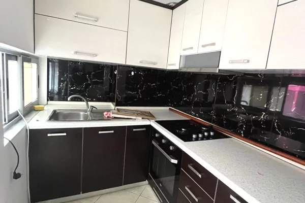 Shtepi me qera Apartament ne Tirane, 2+1, Mobilimi E mobiluar, Pagesa 350  Euro.