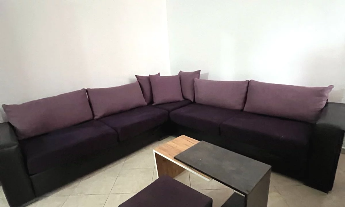 Shtepi me qera Apartament ne Tirane, 2+1, Mobilimi E mobiluar, Pagesa 350  Euro.