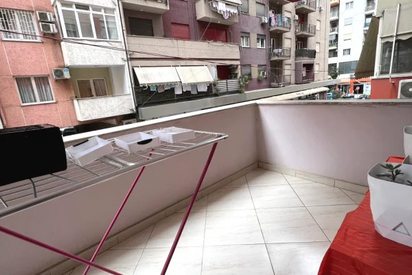 Shtepi ne shitje Apartament ne Tirane, 2+1, Mobilimi Bosh, pa mobiluar, Pagesa 170,000  Euro.