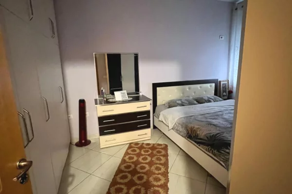 Shtepi ne shitje Apartament ne Tirane, 2+1, Mobilimi Bosh, pa mobiluar, Pagesa 170,000  Euro.