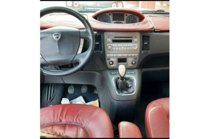 Jepet Lacia Ypsillon me qera duke filluar nga 25 euro dita