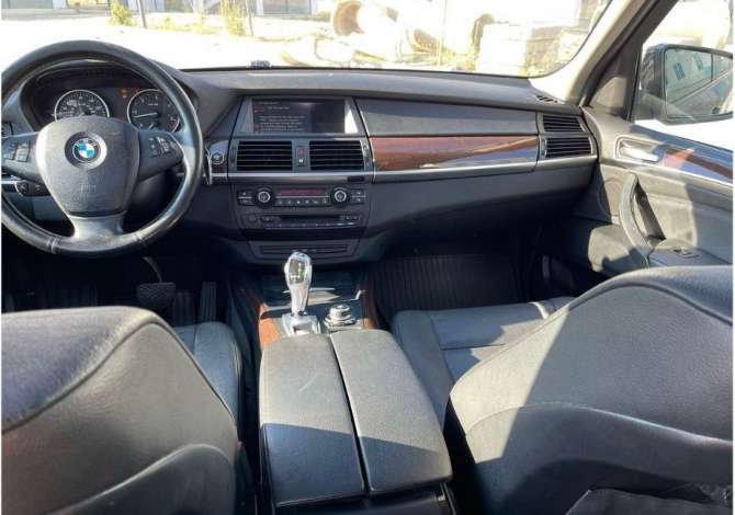Noleggio Auto  a Tirana - 90 Euro