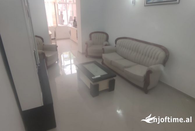 Shtepi me qera 2+1 ne Tirane - 600 Euro