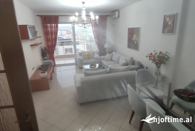 Shtepi me qera Apartament ne Tirane, 2+1, Mobilimi E mobiluar, Pagesa 1,000  Euro.