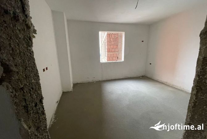 Shtepi ne shitje 1+1 ne Tirane - 87,000 Euro