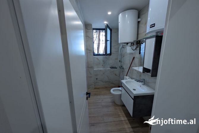 Shtepi me qera Apartament ne Tirane, 1+1, Mobilimi Bosh, pa mobiluar, Pagesa 600  Euro.