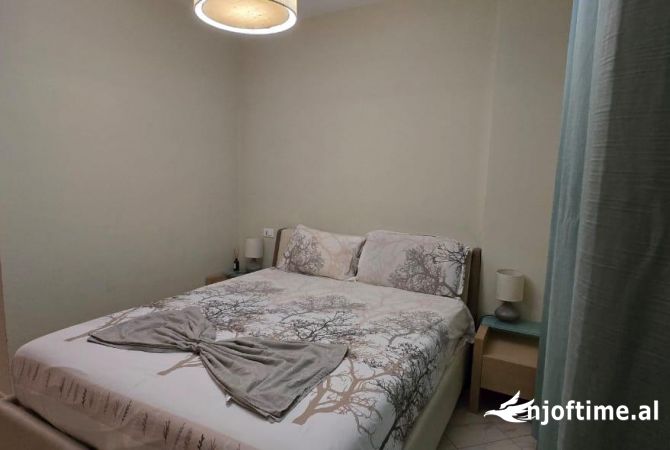 Shtepi me qera Apartament ne Tirane, 1+1, Mobilimi E mobiluar, Pagesa 600  Euro.