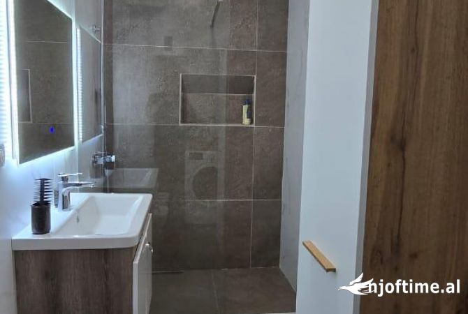 Shtepi me qera Apartament ne Tirane, 1+1, Mobilimi E mobiluar, Pagesa 600  Euro.