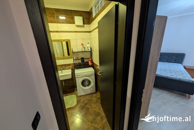 Shtepi me qera Apartament ne Tirane, 1+1, Mobilimi E mobiluar, Pagesa 550  Euro.