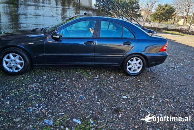 Auto in Vendita  a Pogradec - 2,900 Euro