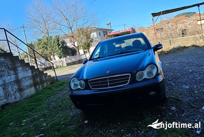 Auto in Vendita  a Pogradec - 2,900 Euro
