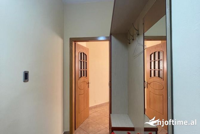 Shtepi ne shitje Apartament ne Tirane, 1+1, Mobilimi E mobiluar, Pagesa 140,000  Euro.