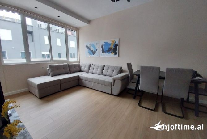 Shtepi ne shitje Apartament ne Tirane, 1+1, Mobilimi E mobiluar, Pagesa 143,000  Euro.