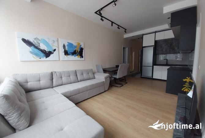 Shtepi ne shitje Apartament ne Tirane, 1+1, Mobilimi E mobiluar, Pagesa 143,000  Euro.