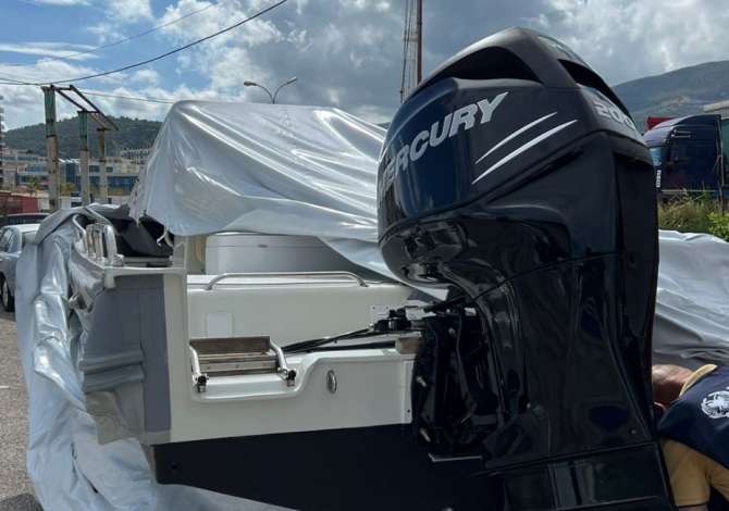 Shitet Gomone e markes Marshall