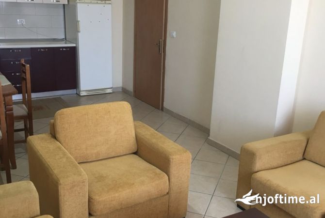 Shtepi me qera 1+1 ne Tirane - 38,000 Leke