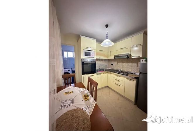 Shtepi me qera 1+1 ne Tirane - 450 Euro