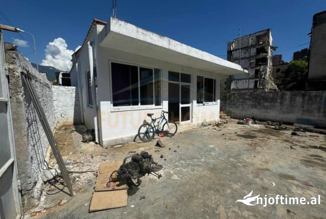 Ambient biznesi ne shitje 4+1 ne Tirane - 370,000 Euro