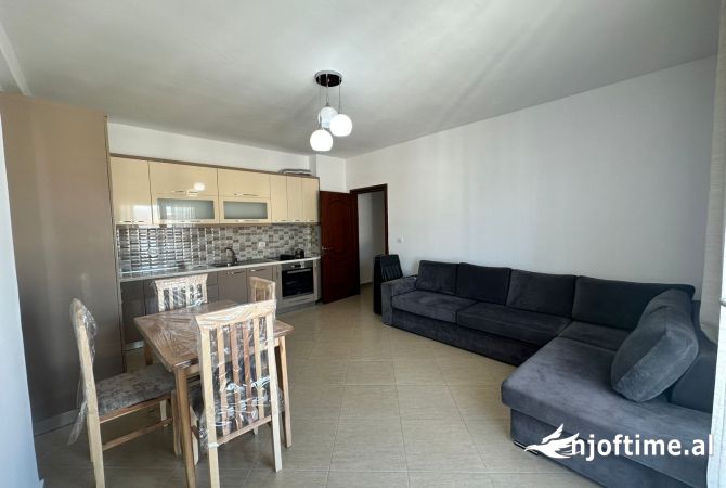 Shtepi me qera 2+1 ne Tirane - 450 Euro