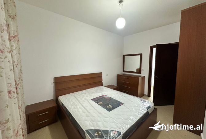 Shtepi me qera 2+1 ne Tirane - 450 Euro