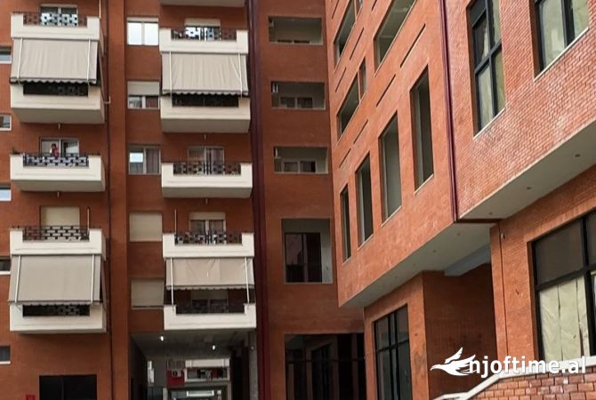 Shtepi ne shitje 2+1 ne Tirane - 160,000 Euro