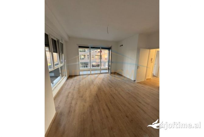 Shtepi me qera 3+1 ne Tirane - 800 Euro