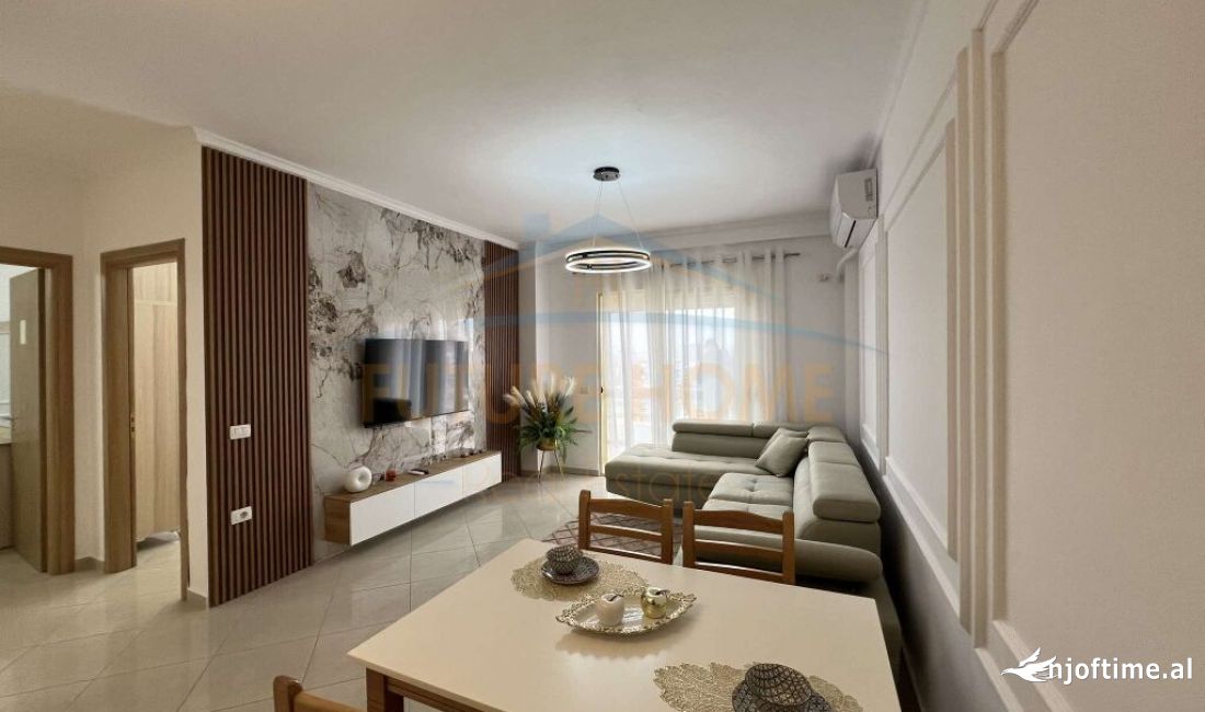 Shtepi ne shitje Apartament ne Tirane, 2+1, Mobilimi E mobiluar, Pagesa 143,000  Euro.