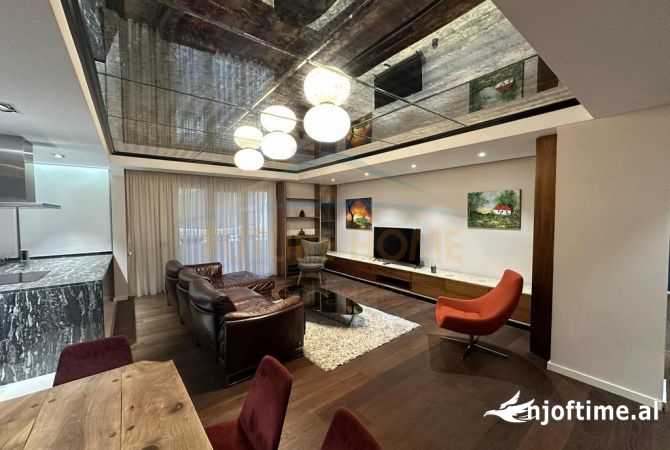 Disponojme Apartament 2+1+2+Garazh tek Kopshti Botanik.   UNA51105