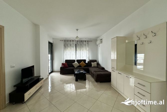 Shtepi me qera 2+1 ne Tirane - 450 Euro