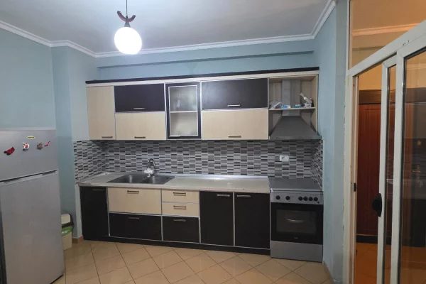 Shtepi me qera 2+1 ne Tirane - 35,000 Leke