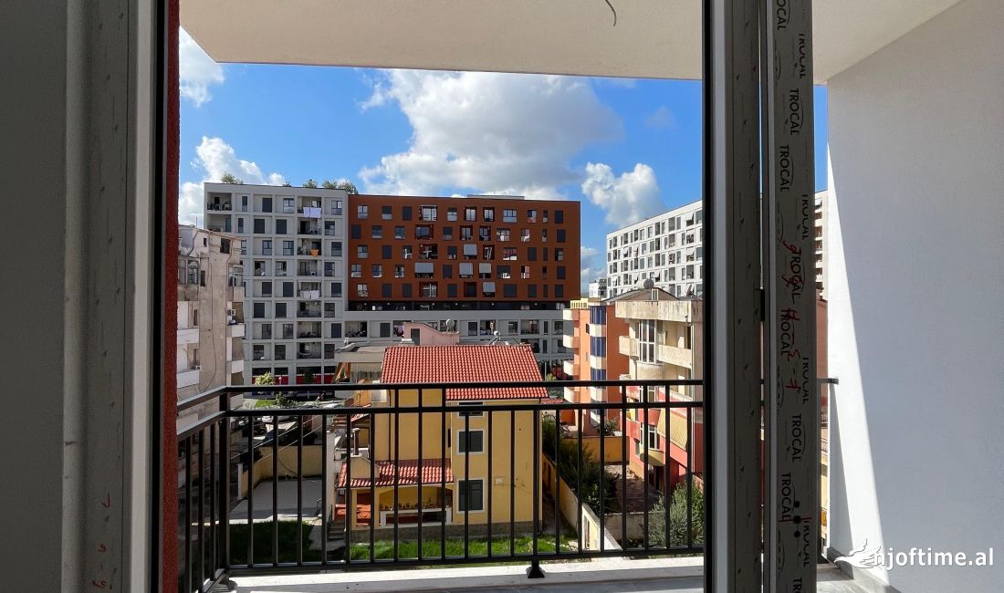 Shtepi ne shitje Apartament ne Tirane, 2+1, Mobilimi Bosh, pa mobiluar, Pagesa 185,000  Euro.