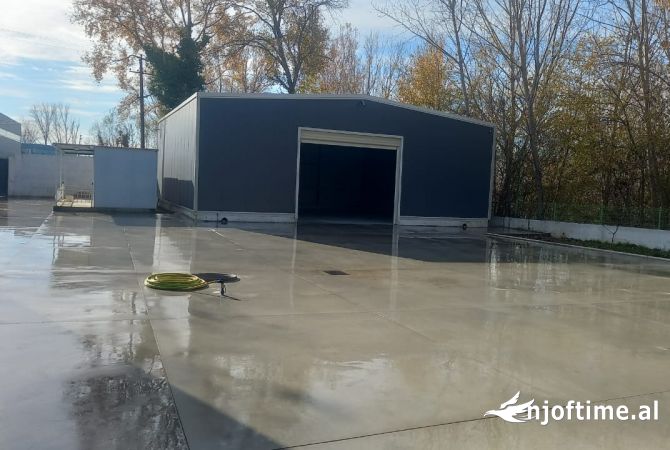 Ambient biznesi me qera 4+1 ne Tirane - 1,500 Euro