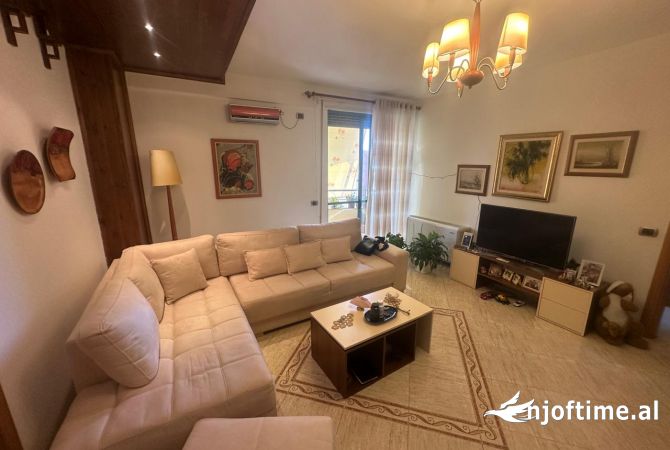 Shtepi ne shitje 2+1 ne Tirane - 210,000 Euro