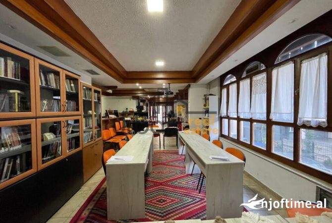 Ambient biznesi me qera 3+1 ne Tirane - 800 Euro