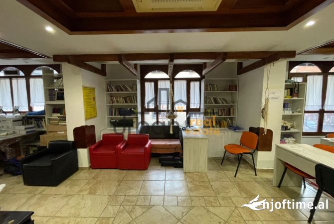 Ambient biznesi me qera 3+1 ne Tirane - 800 Euro