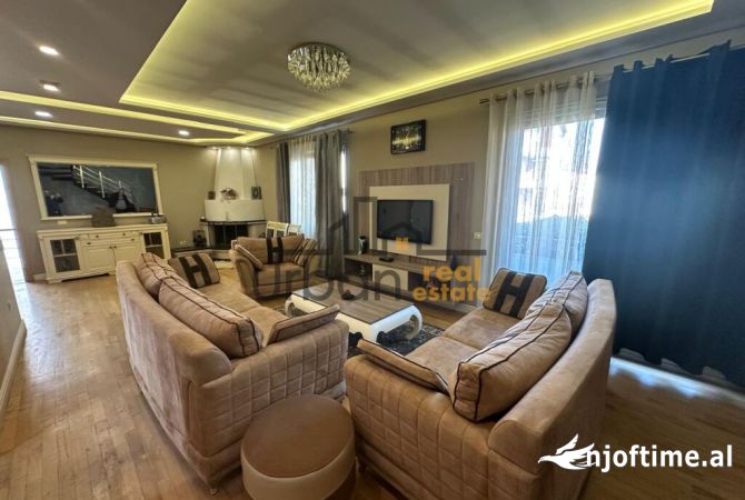 Shtepi me qera 3+1 ne Tirane - 1,350 Euro