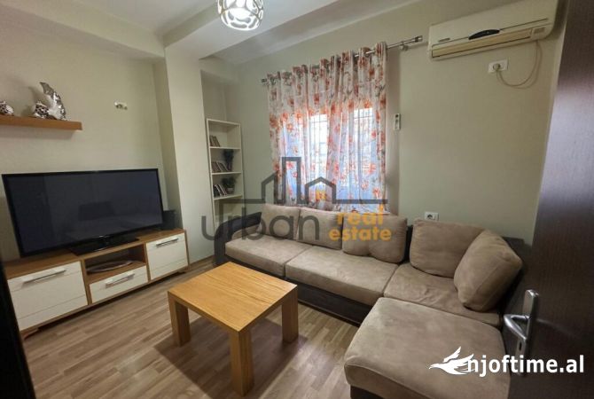 Shtepi me qera 3+1 ne Tirane - 1,350 Euro