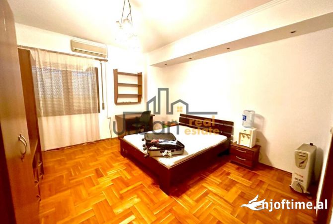 Shtepi me qera 2+1 ne Tirane - 650 Euro