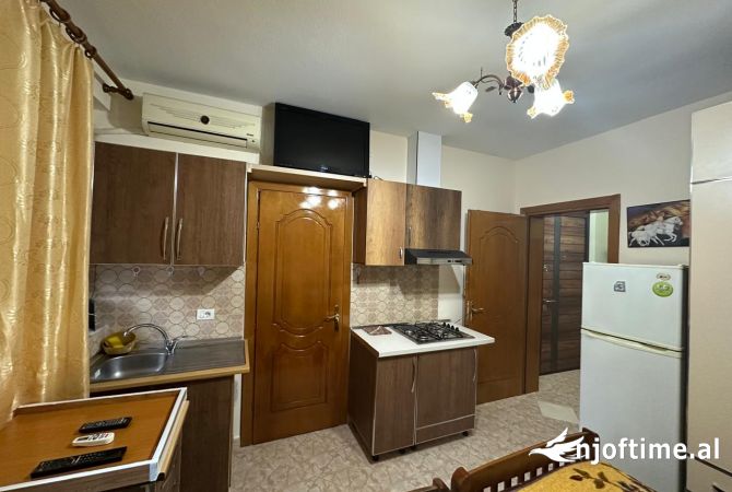 Shtepi me qera Garsoniere ne Tirane - 300 Euro